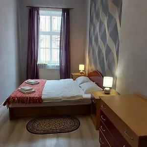 stylish-studio-apartment-on-kopernyka-str21.hotelslviv.net/